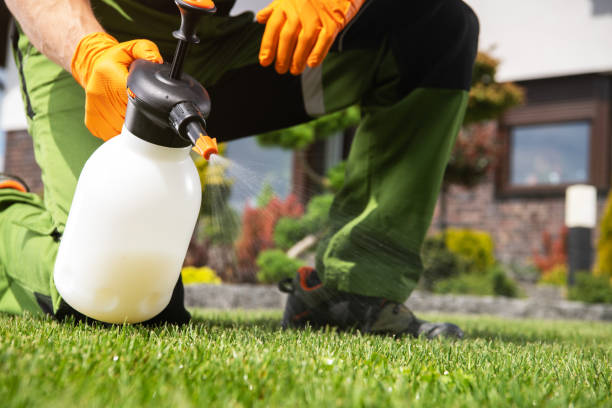 Best Commercial Pest Control Services  in Lyons, WI